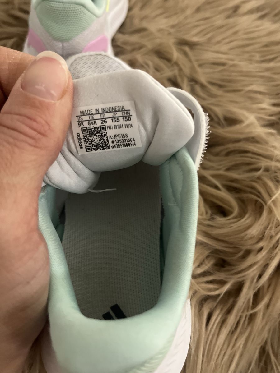 Adidas Schuhe für Mädchen: Sneaker Gr. 27 – Gebraucht aus Frauenfeld von Ka.ia 2
