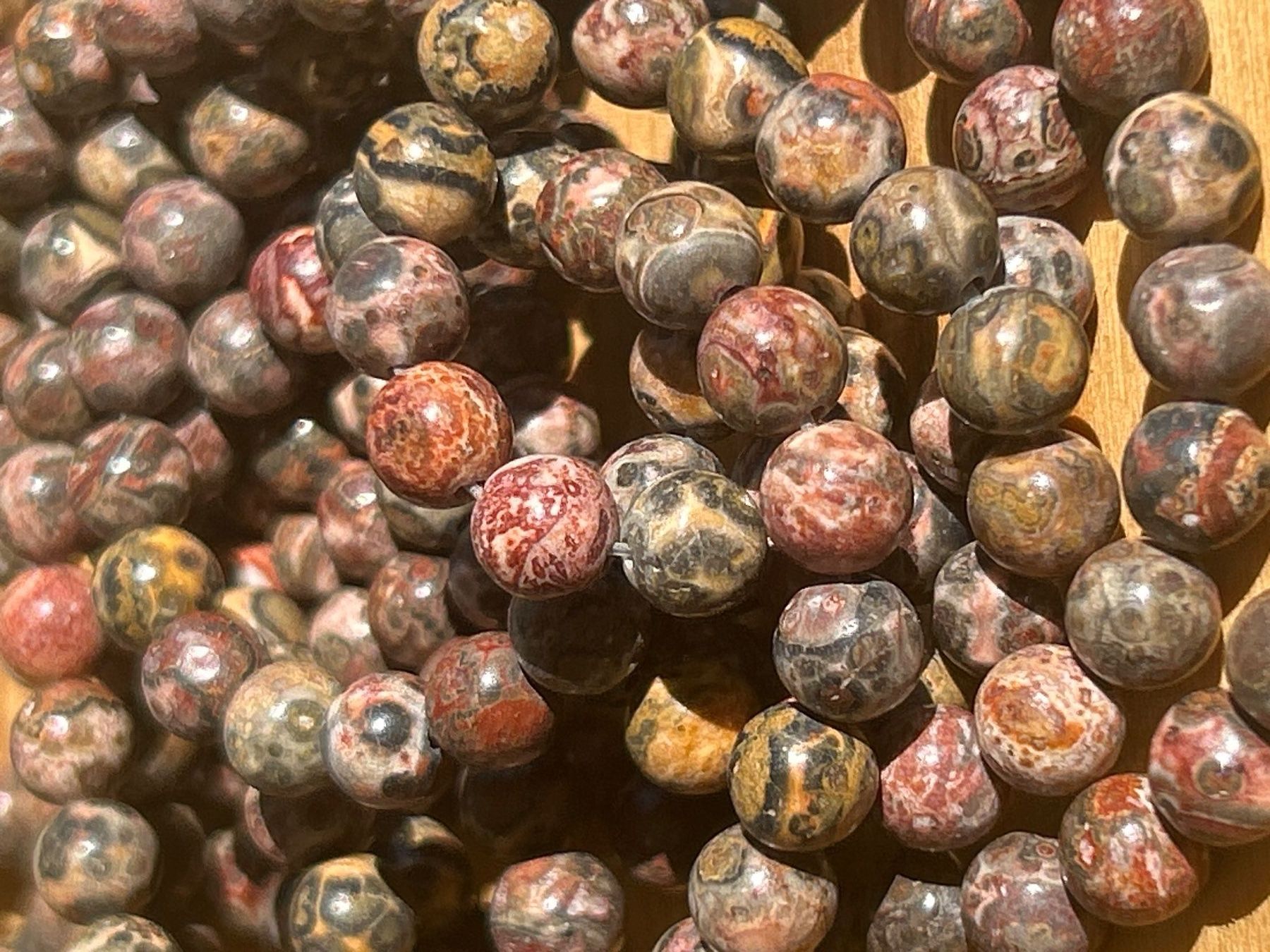 Minerali & Pietre curative: Strang red leopard jasper Kugeln / stone beads 6 mm – Nuovo (secondo la descrizione) da Niederrohrdorf venduto da Ytobi 1