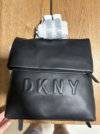 Zaino DKNY nero pelle nuovo con imballaggio 