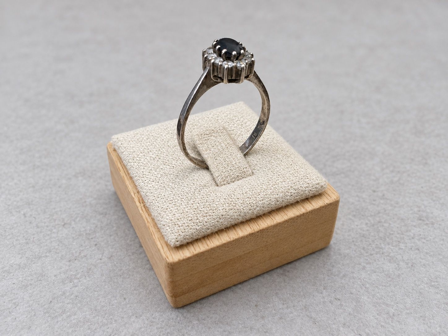 Anelli: Ring 925 Silber mit dunklem ovalem Stein – Usato da Dachsen venduto da Lor_s 2