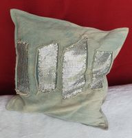 Jeans - Kissen mit Metall Applikationen - 44x44 cm