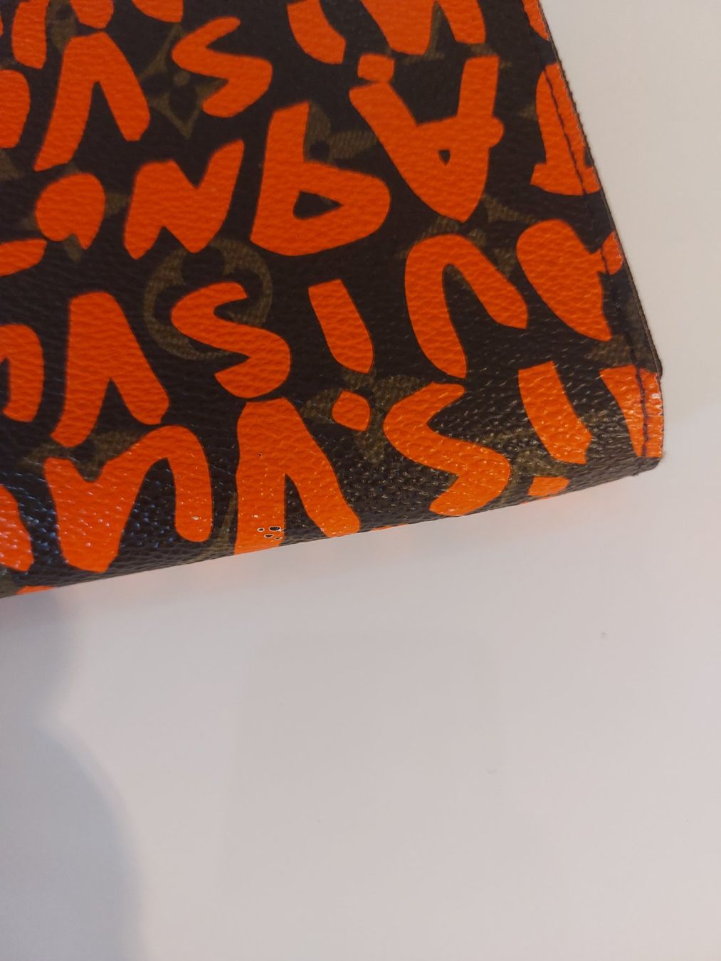 Louis Vuitton Portamonete: LOUIS VUITTON X STEPHEN SPROUSE Graffiti Zippy Wallet – Usato da Zürich venduto da 300SLR 7