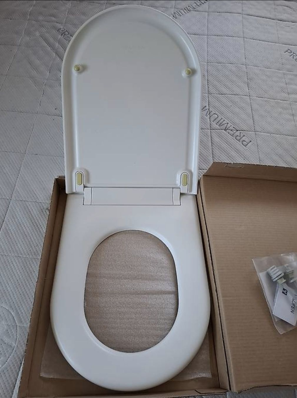 Laufen WC: WC Deckel neu – Nuovo (secondo la descrizione) da Attiswil venduto da Tantan14