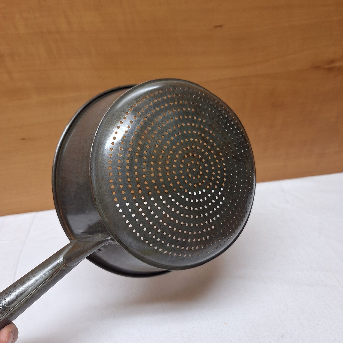Elettrodomestici da cucina: Schöner, rustikaler,  antiker Seiher, Sieb – Usato da Winterthur venduto da Goldpipau 1