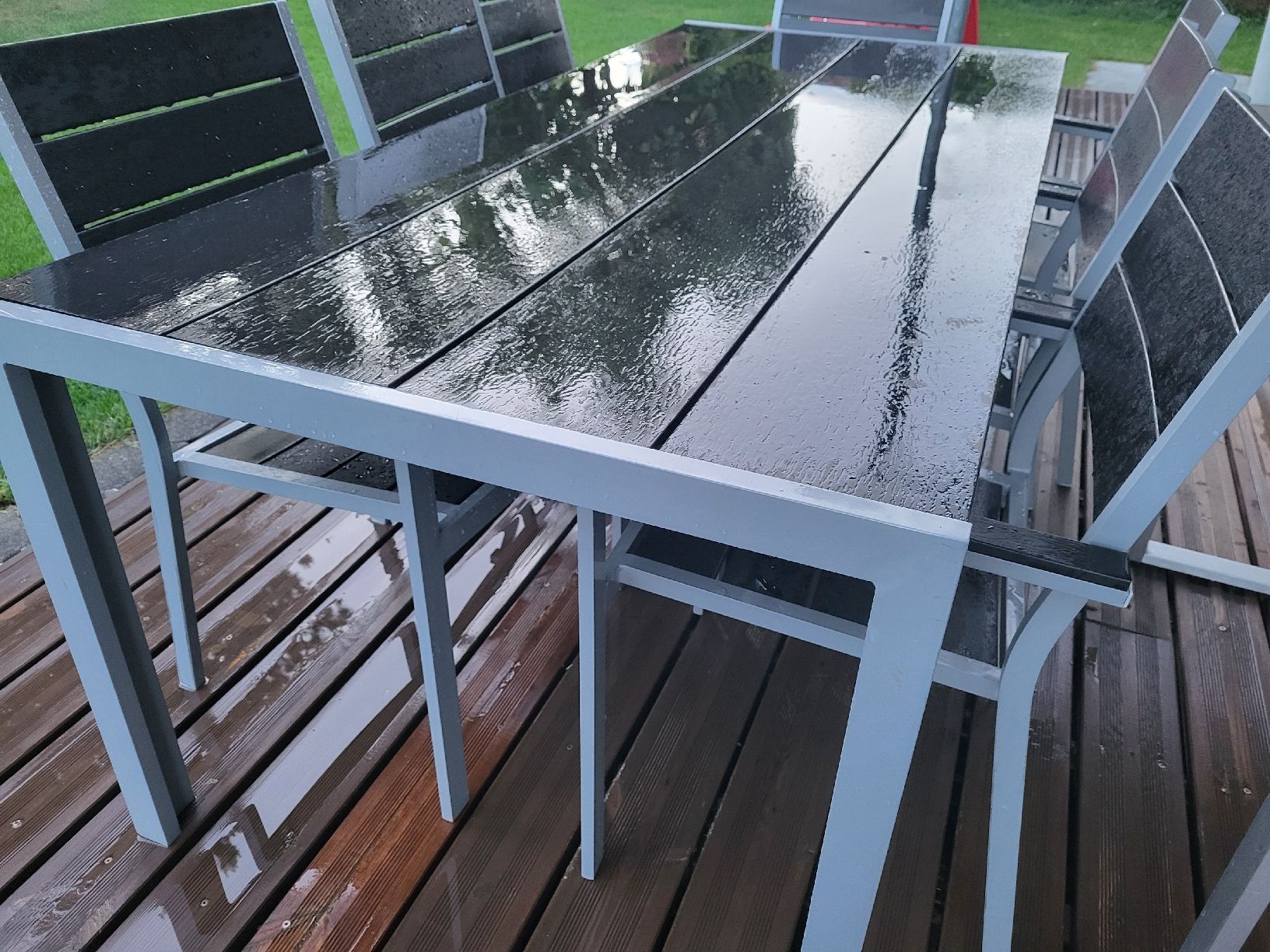 Set di tavolo e panche: Gartentisch mit 7 Stühlen – Usato da Solothurn venduto da OthmanB 1