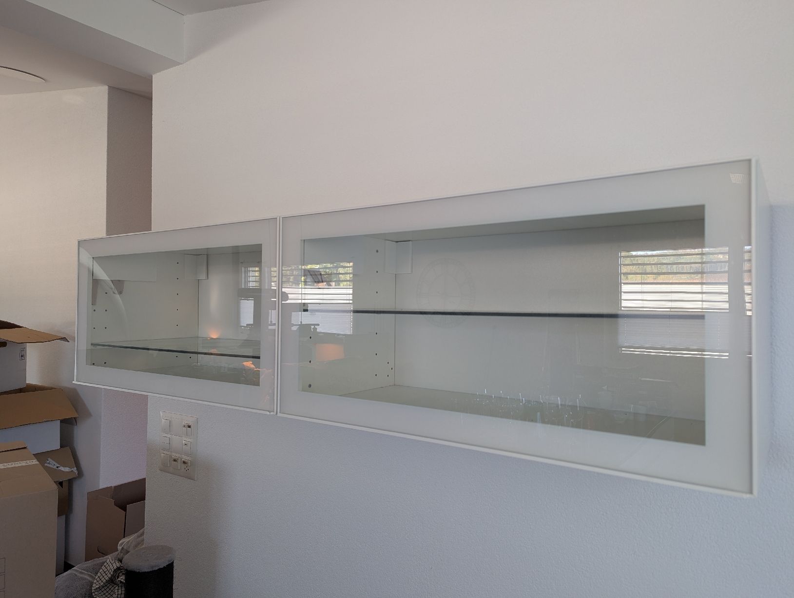 Ikea Küchengeräte: IKEA Glasvitrine 2x mit Wandhalterung – Gebraucht aus Sissach von luk_rgf8 1