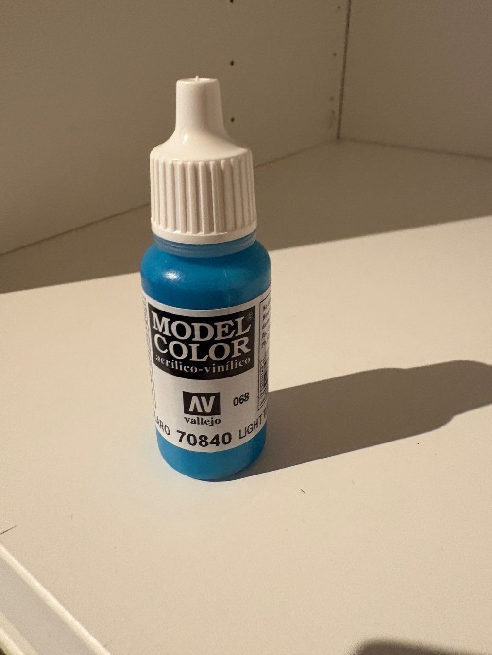 Kits de montage: VALLEJO MODEL COLOR 70840 LIGHT TURQUOISE – D'occasion à MÜHLEDORF/SO par tru_wsv8