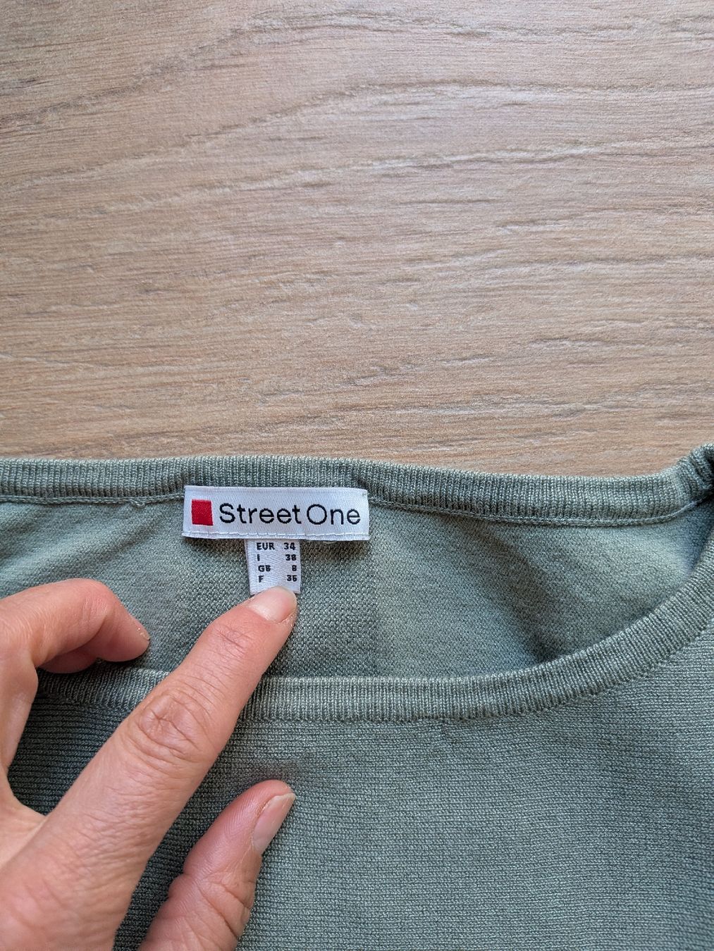 Maglioni & Felpe: NEU: Street One Pullover grün Grösse 34 – Nuovo (secondo la descrizione) da Eschenbach SG venduto da SanFranciscoCalifornia 1