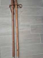 2 bâtons de marché anciens en bois