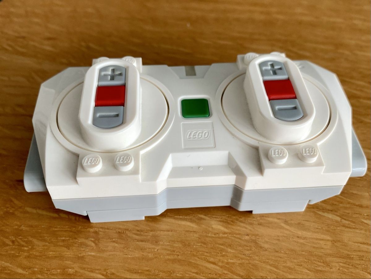 Lego Fernbedienungen: Télécommande LEGO Powered Up 88010 – Gebraucht aus Lausanne von Vracorama 2