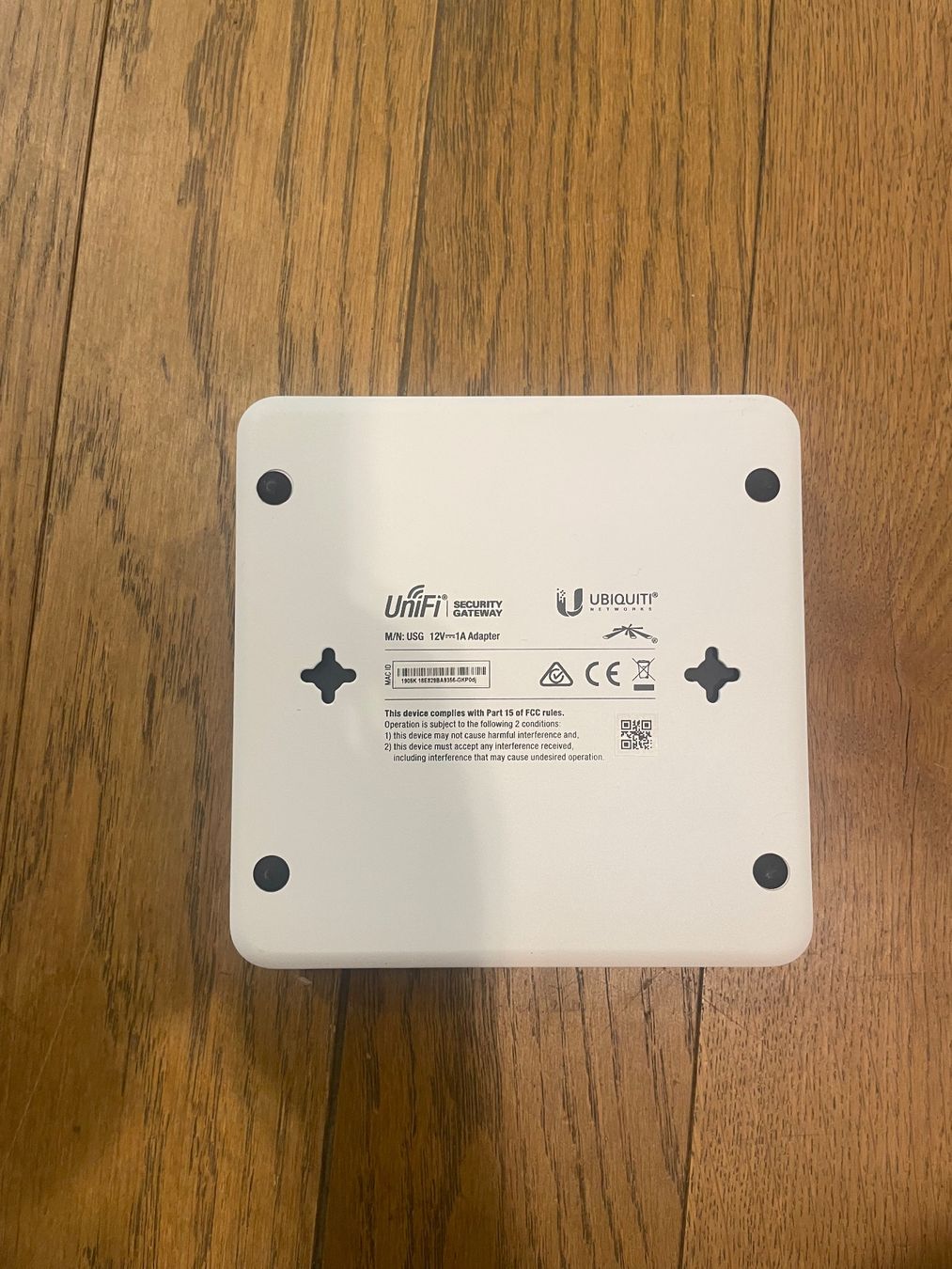 Firewall: Ubiquiti UniFi Sécurity Gateway – Usato da Sion venduto da Bang-OlufsenSion 3
