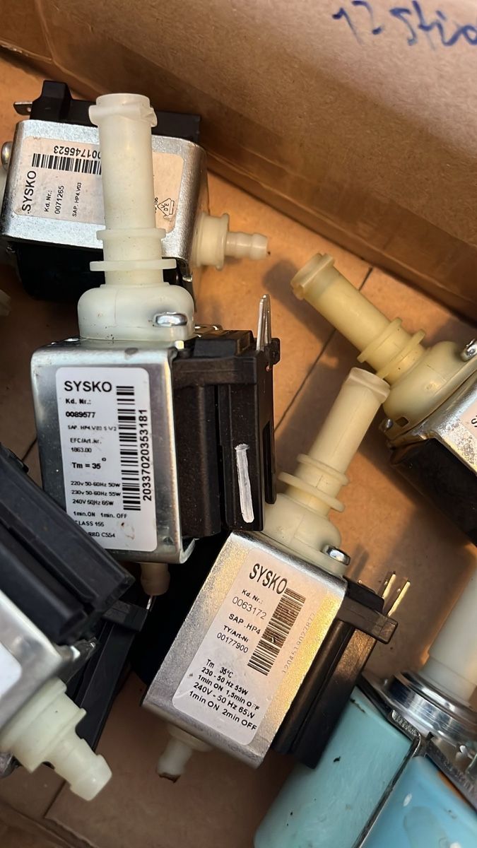 Jura Machines à café & Machines à expresso: Diverses Jura Wasserpumpe  – Défectueux à Root par HHParts 2