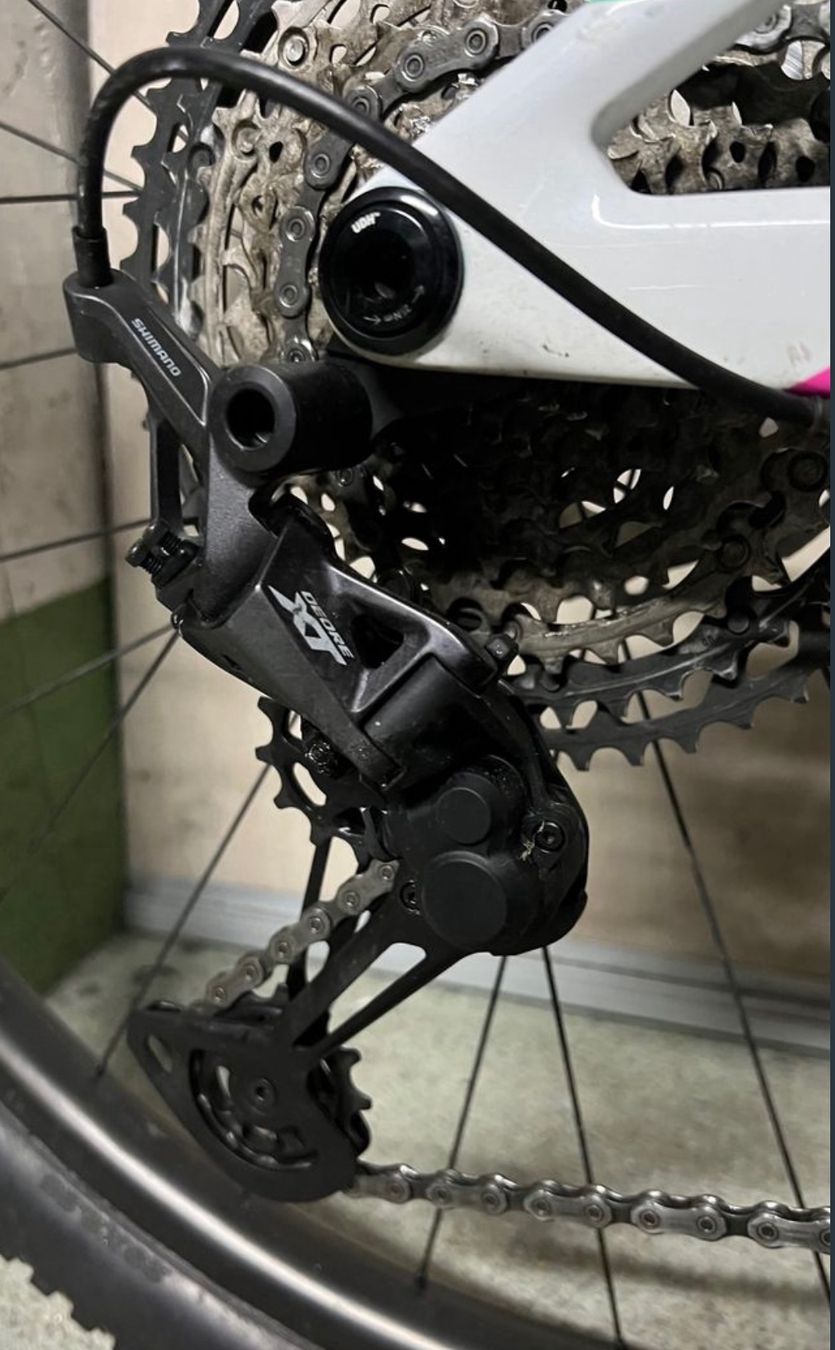 Canyon Biciclette: Canyon Lux World Cup CF7 – Usato da St-Aubin-Sauges venduto da tantome 7