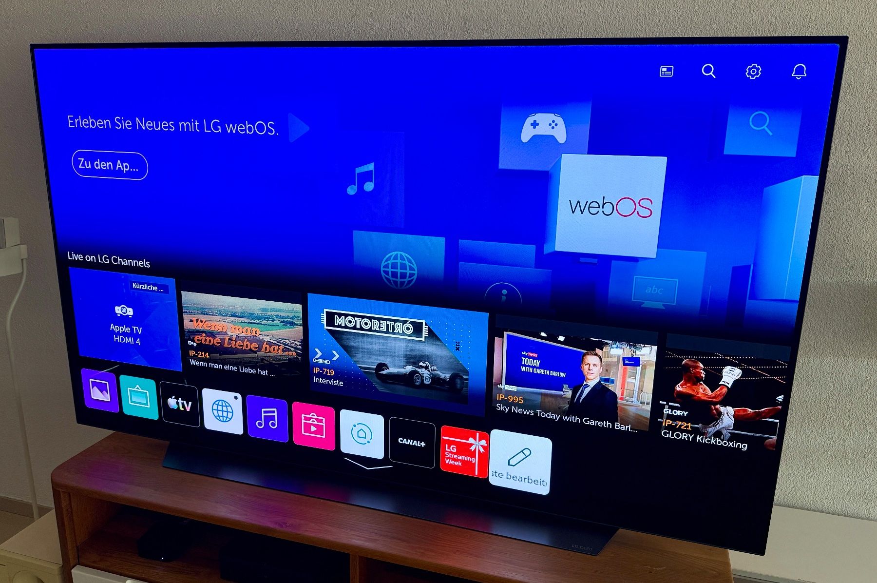 LG Fernseher: LG OLED65C9PLA – Defekt aus Niederrohrdorf von AlitaYoko