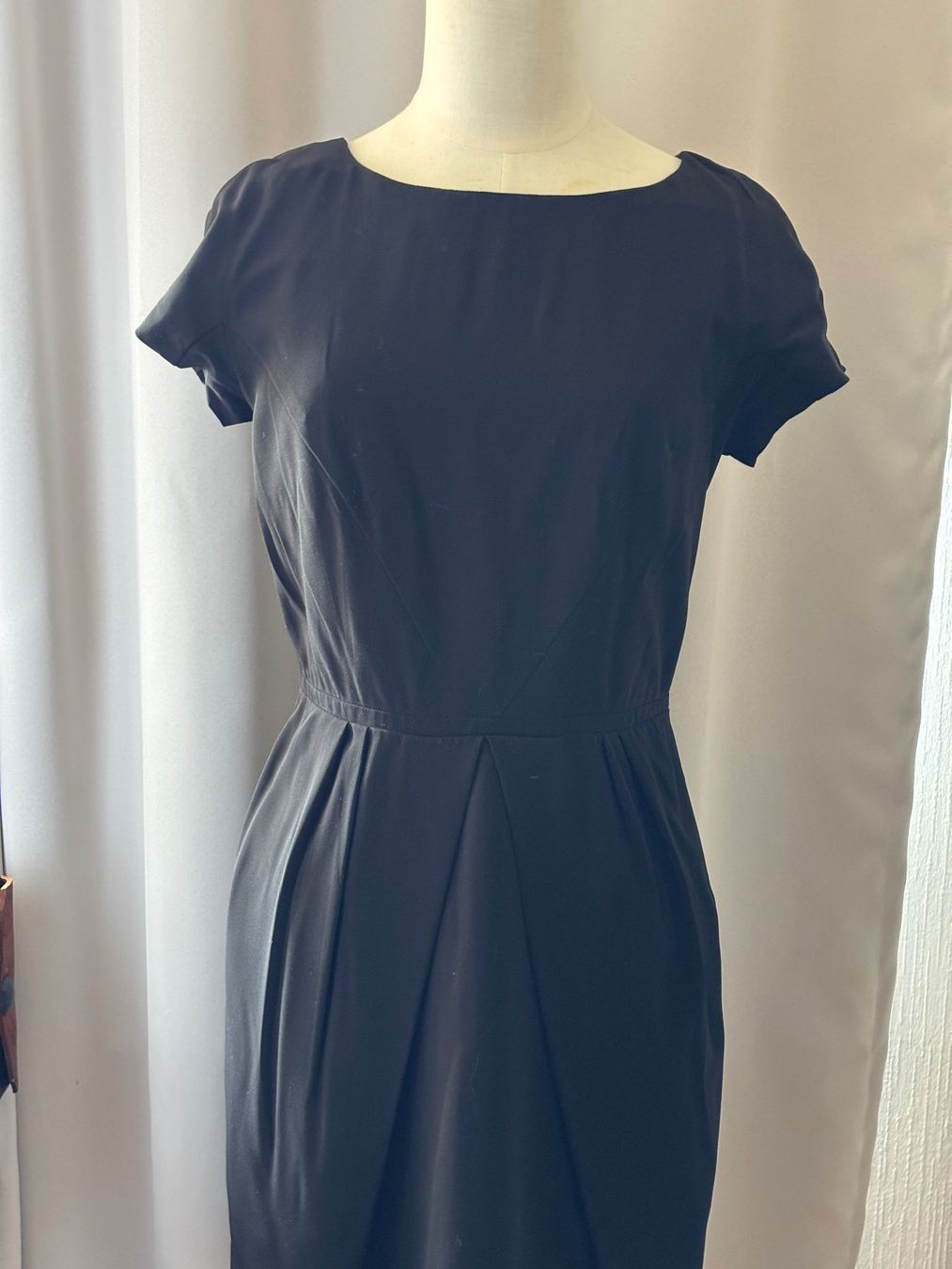 Max Mara Kleider: Robe noire WEEKEND MAX MARA manches courtes taille 36 – Gebraucht aus Peseux von Cresus27 3