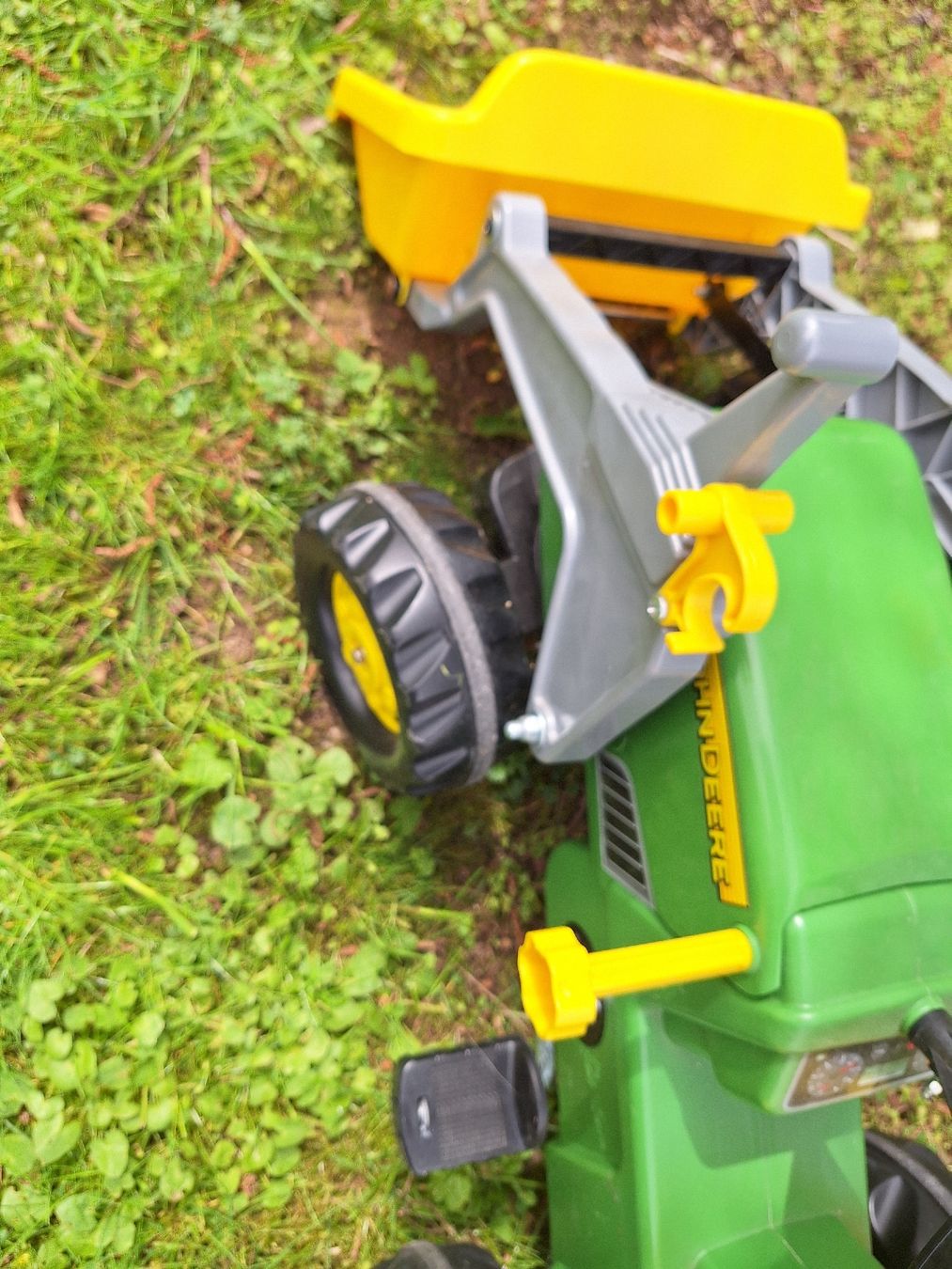 John Deere Fahrzeuge für Kinder: Trettraktor mit Anhänger – Gebraucht aus Dällikon von  6