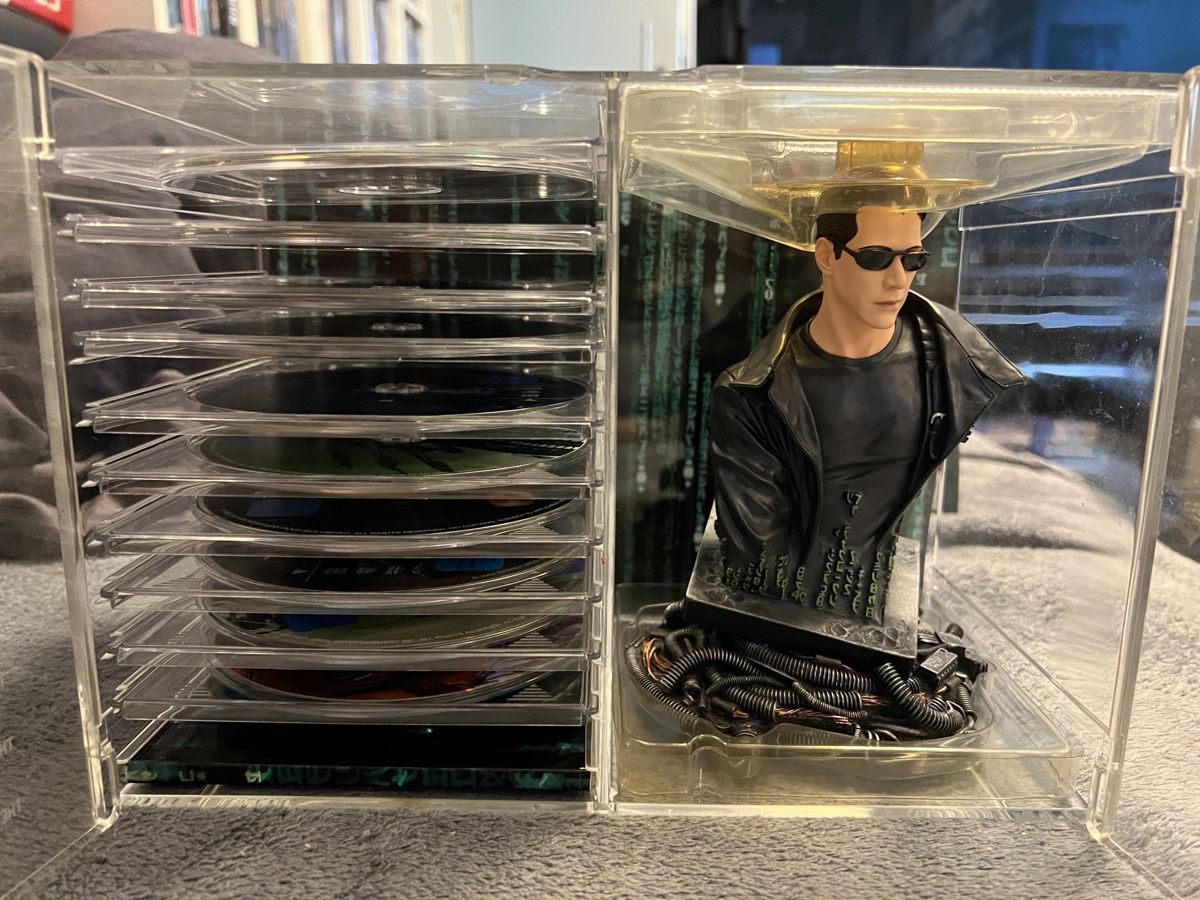Tutti i DVDs: The Matrix - Ultimate Collection DVD Box Set mit Figur – Nuovo (secondo la descrizione) da Buckten venduto da Dominoluna