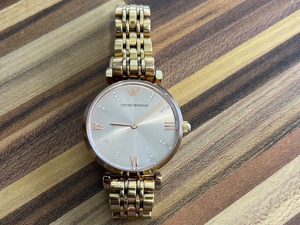 Armani ArmbandUhr Damen Gold Kaufen auf Ricardo