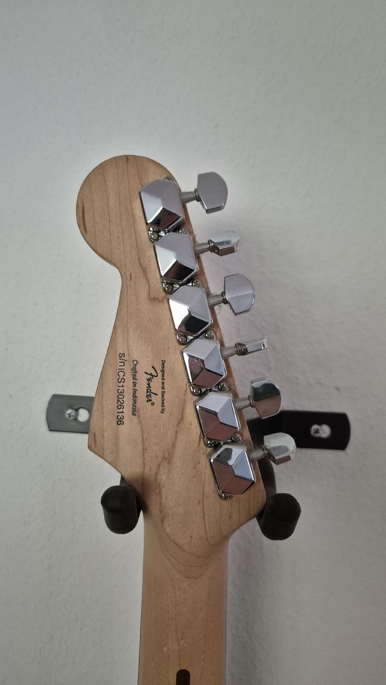 Squier Strumenti musicali: Squier by Fender Bullet Strat E-Gitarre – Usato da Reichenburg venduto da denfeu94 5
