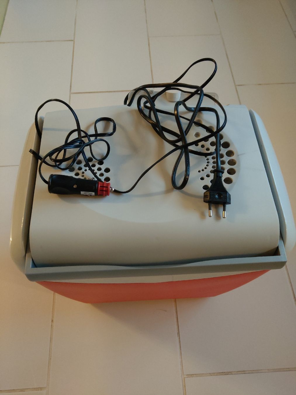 Frigoriferi & Refrigeratori: Kühlbox (elektrisch), Auto, Camping etc – Usato da Häuslenen venduto da Inlepaya2000 3