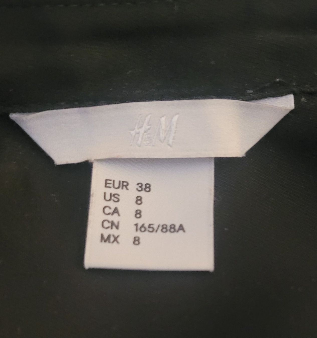 H&M Chemisiers: Chemisier noir taille 38 – Neuf (Voir description) à Neuchatel par Annikika 3