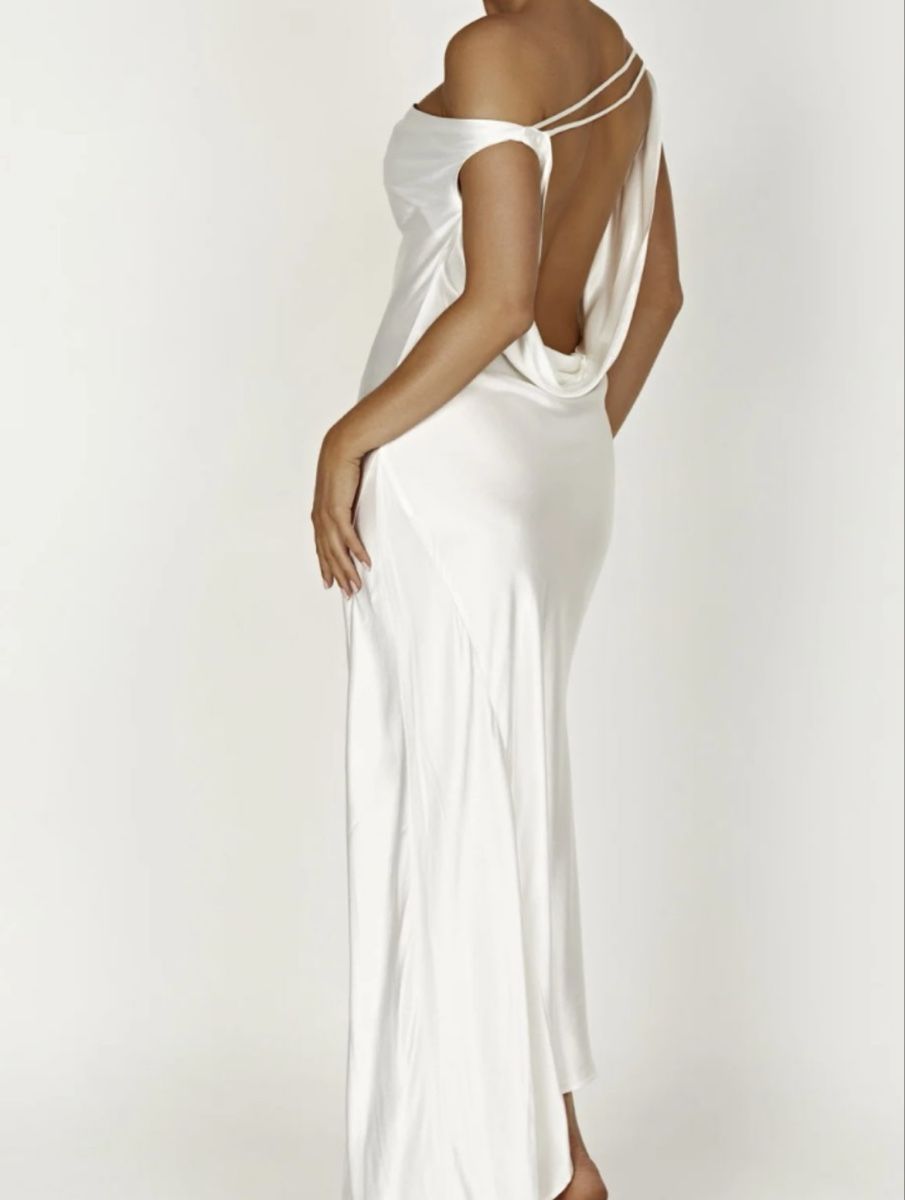 Vestiti: Meshki White Backless Dress Size S – Usato da Porsel venduto da ali_tdk9