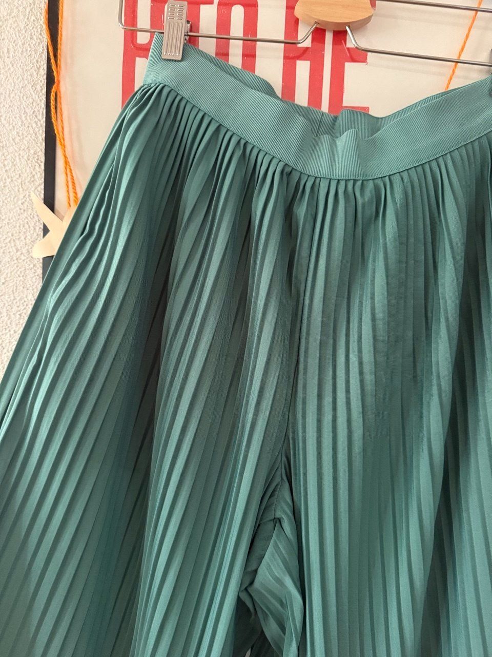 Cos Hosen: COS PLISSÉ TROUSERS – Gebraucht aus Zürich von futurmutur 3