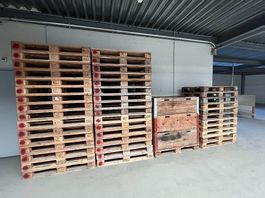 Paletten und Palettrahmen