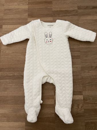 Baby Schlafanzug Orchestra weiss Herzmuster Grösse 71 cm
