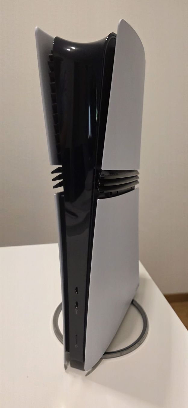 Sony Console: Sony PlayStation 5 Pro 2 TB mit OVP, Controller & Zubehör – Usato da Kriens venduto da Merida67 1