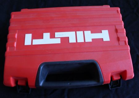 Werkzeugkoffer von *HILTI* (IC)