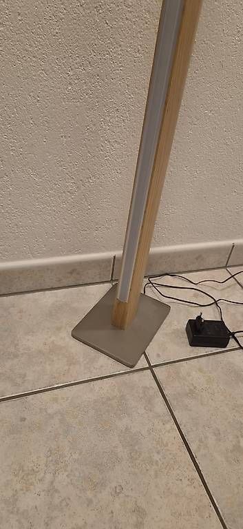 Lampade: LED-Lampe aus Holz / Defekt – Usato da Horw venduto da Row707 1