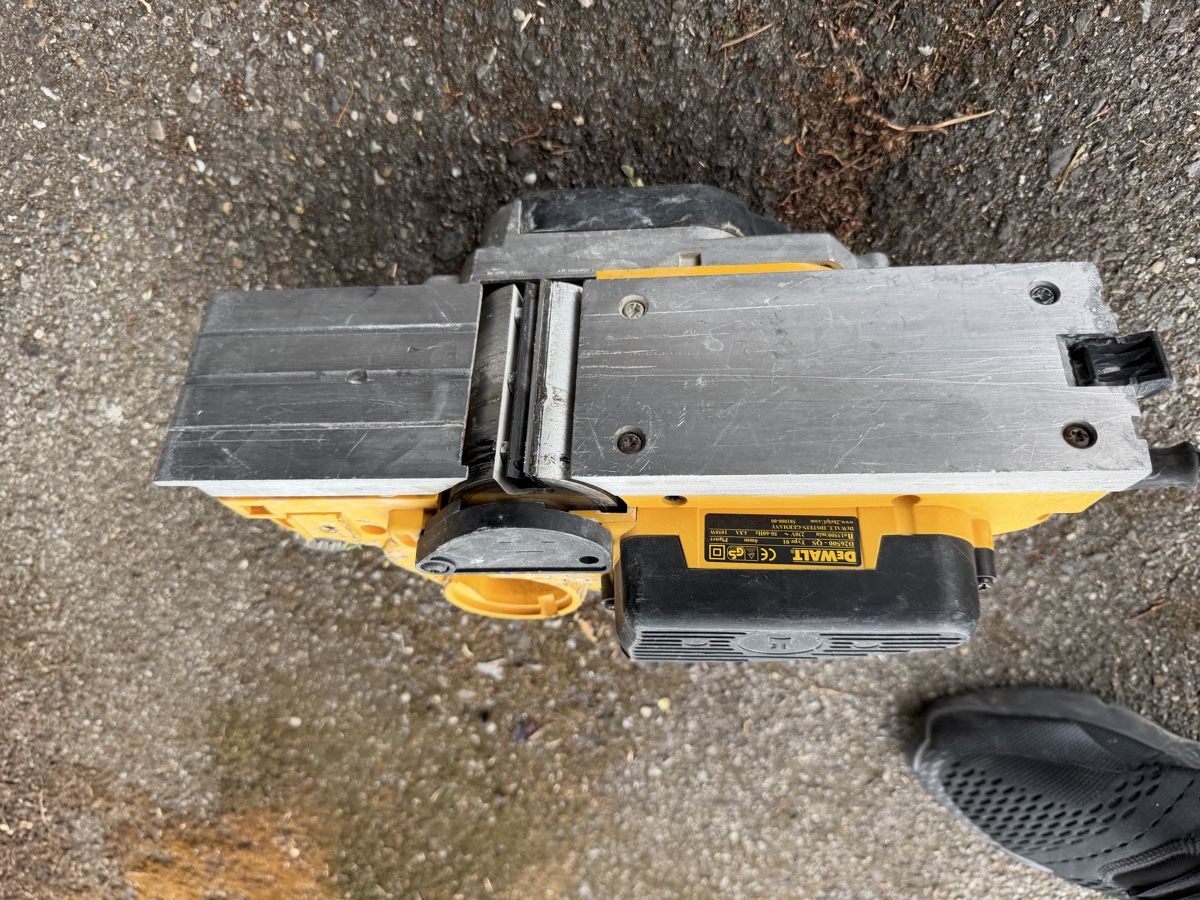 Tutti gli attrezzi: Werkzeug De Walt ,Bosch ,Perles , Black è Decker  – Usato da Schlieren venduto da pie_zr6c 8