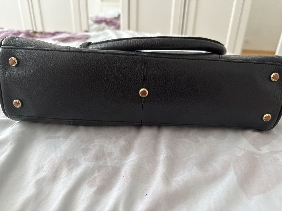 Borse da donna: Schwarze Ledertasche "Ashwood", gut erhalten – Usato da Pfungen venduto da fes_9gxb 4