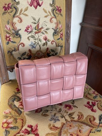 Handtasche geflochten rosa Leder neuwertiger Zustand