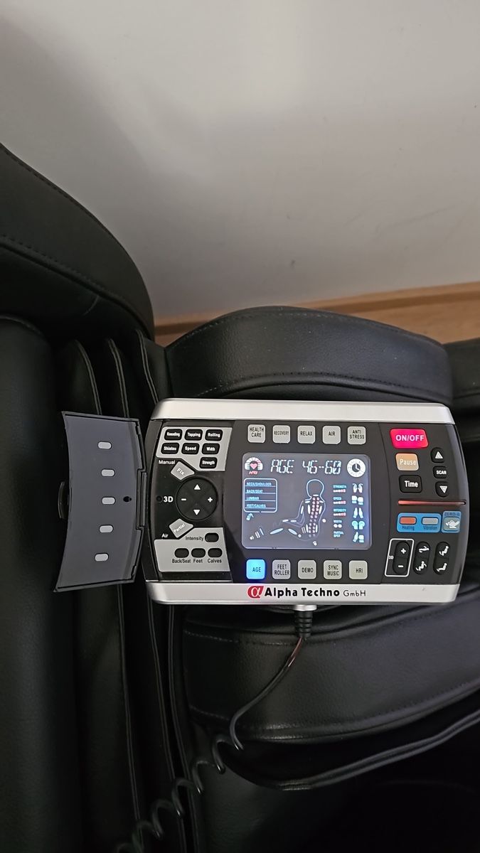 Massagegeräte: Massagesessel Alpha Techno Klingler Leder schwarz  – Gebraucht aus Winterthur von hel_w69b 3