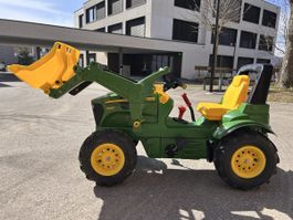 John Deere Kindertraktor mit Schaufel und Anhängerkupplung
