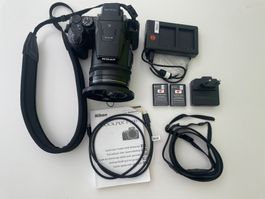 Nikon COOLPIX P900 Digitalkamera mit Zubehör und drei Akkus