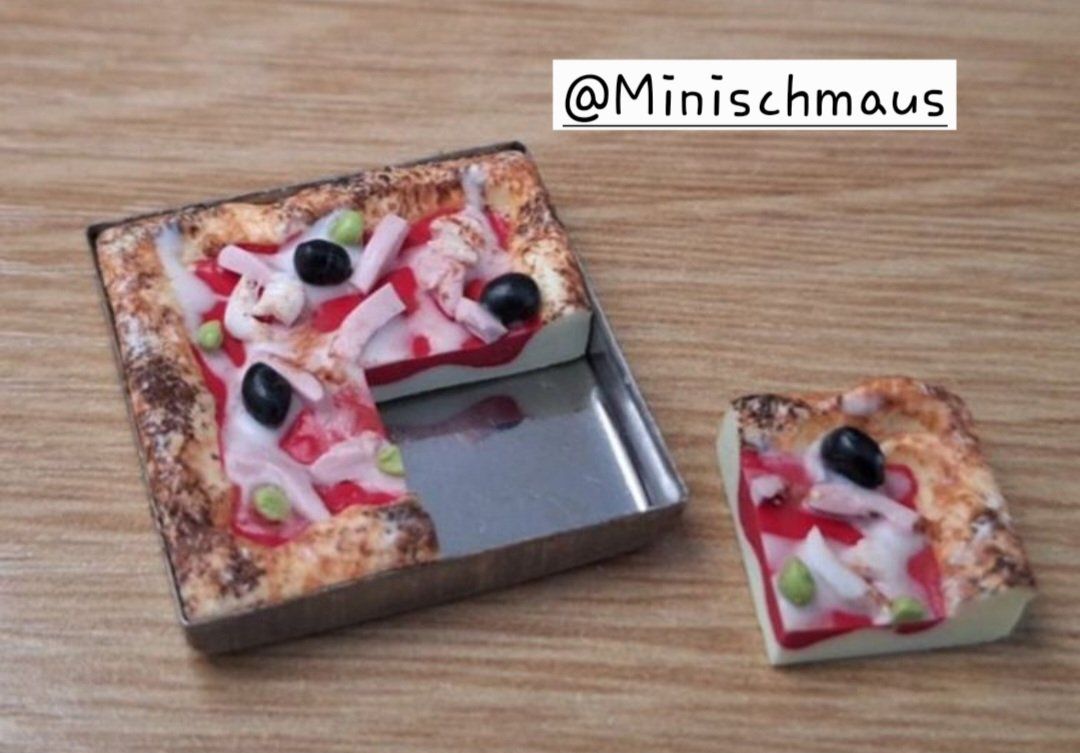 Puppenhäuser & -möbel: Blechpizza Handgemacht – Neu (gemäss Beschreibung) aus Zürich von Minischmaus