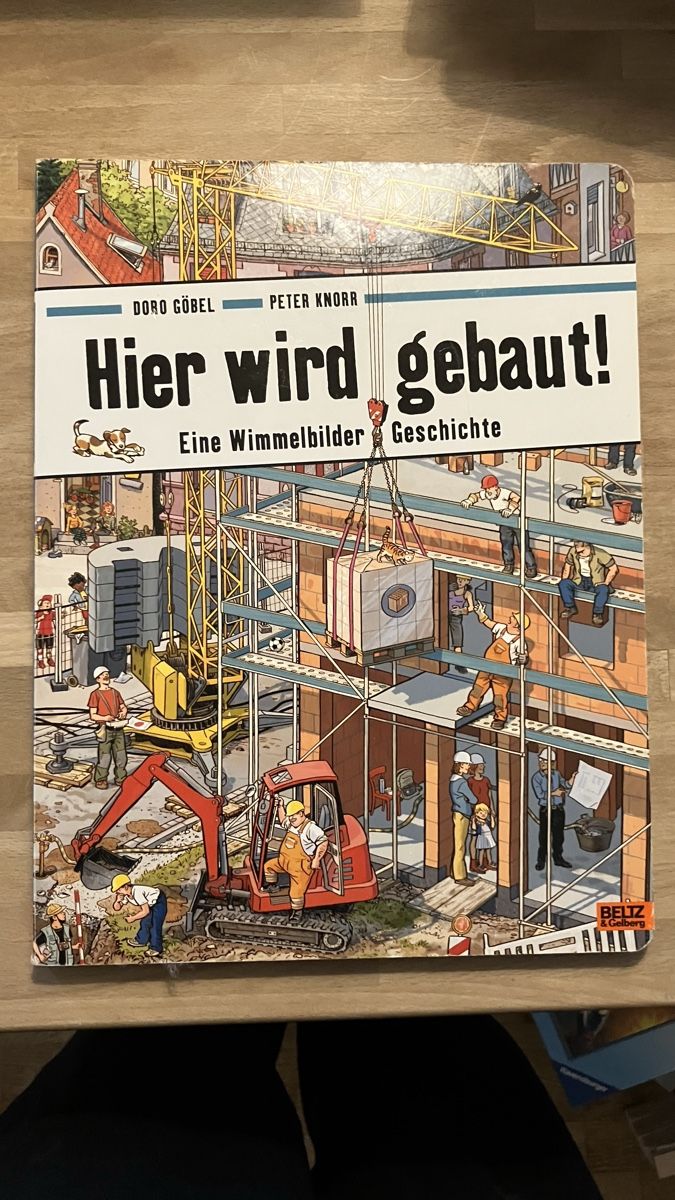 Libri: Hier wird gebaut! Eine Wimmelbildgeschichte von Peter Knorr, – Usato da Wettingen venduto da Vichli