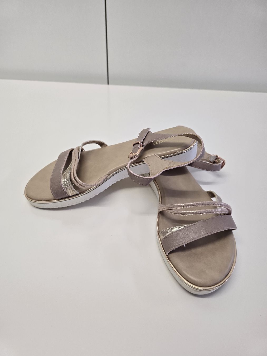 Graceland Schuhe für Mädchen: Mädchen Graceland Sandalen Gr.37 – Gebraucht aus St. Gallen von CAPYCORP 1