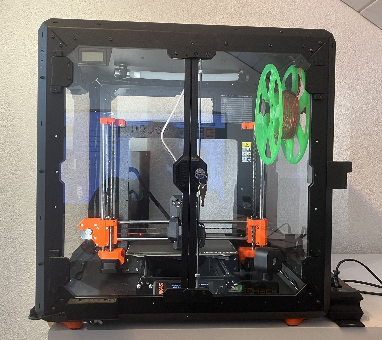 Prusa Stampanti 3D: Prusa MK4S mit Gehäuse, Feuerschutz, Hepa-Filter u.v.m. – Usato da Henggart venduto da iTuRi65