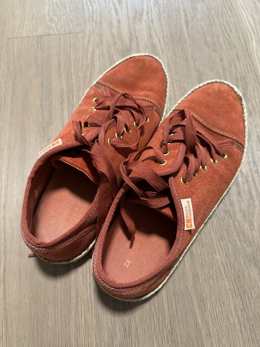 Hugo Boss Damenschuhe: Boss Orange Sneaker Gr. 39 Wildleder Schuhe – Gebraucht aus Zürich von Schoekin