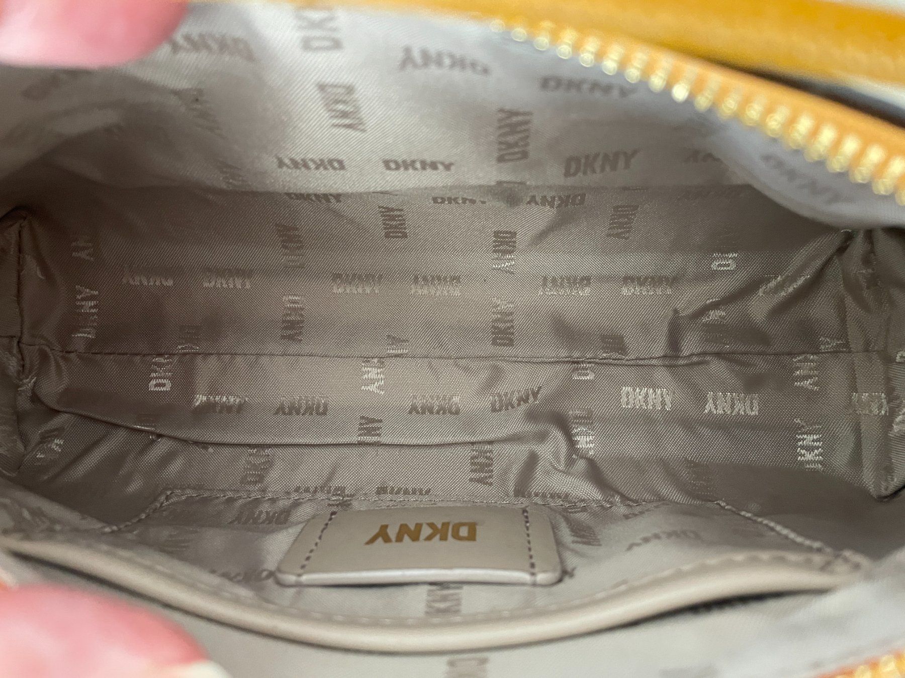 DKNY Borse da donna: DKNY Handtasche in maisgelb – Nuovo (secondo la descrizione) da Muttenz venduto da einfach-schoen 3
