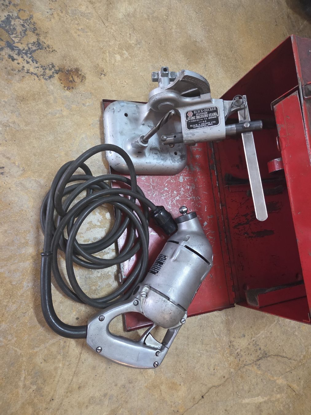 Tutti gli attrezzi: rectifieuses siège de soupape Black & Decker Vibro-Centric  – Usato da La Chaux-de-Fonds venduto da miami-vice1985 3