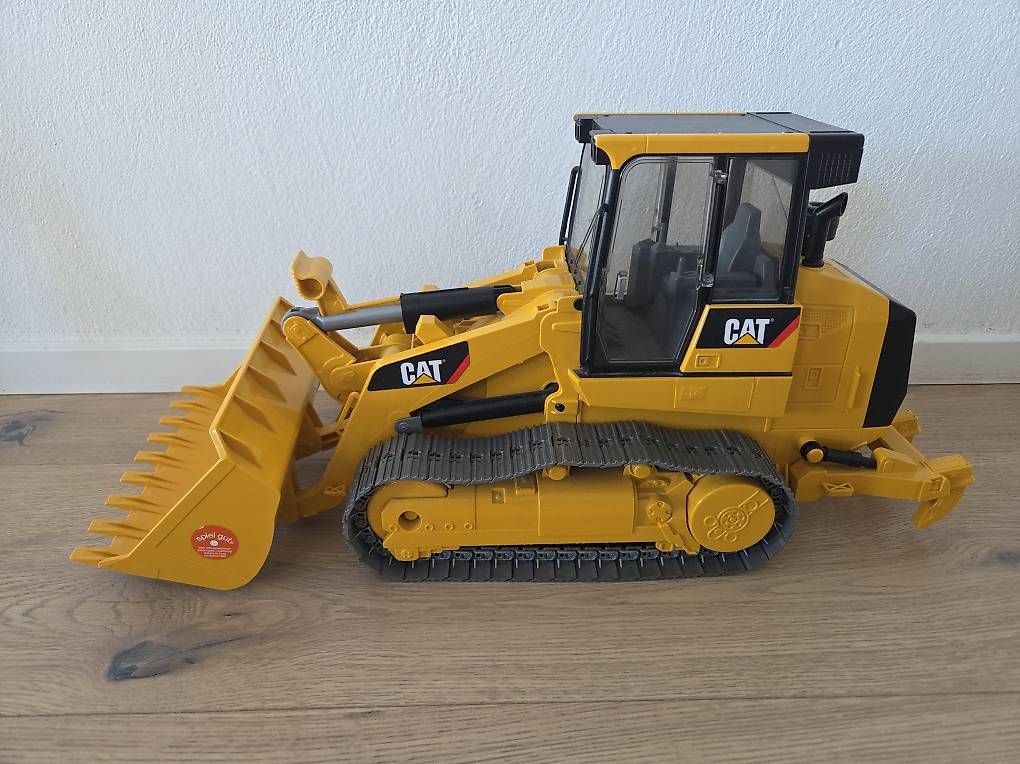 Spielzeuge: Bruder Bautransporter mit Bagger und Kettenlader – Gebraucht aus Richterswil von DRW91 1
