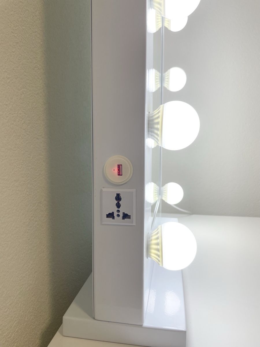 Spiegel: Miroir Maquillage avec Eclairage LED Blanc – Gebraucht aus Chavornay von mai_6sqy 3