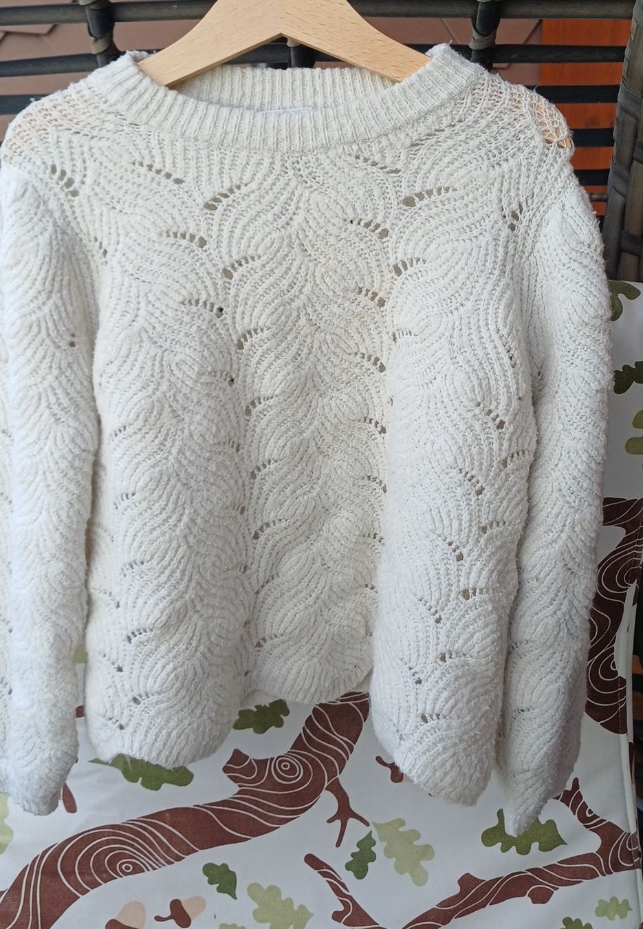 Zara Maglioni & Felpe: Madchen Pullover Zara weiss Lochmuster  – Usato da Riniken venduto da Lessy-