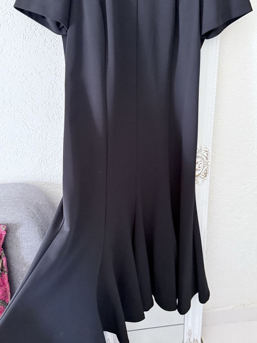 Calvin Klein Robes: Robe élégante Calvin Klein – Neuf (Voir description) à Grône par ukr_2qbg 5