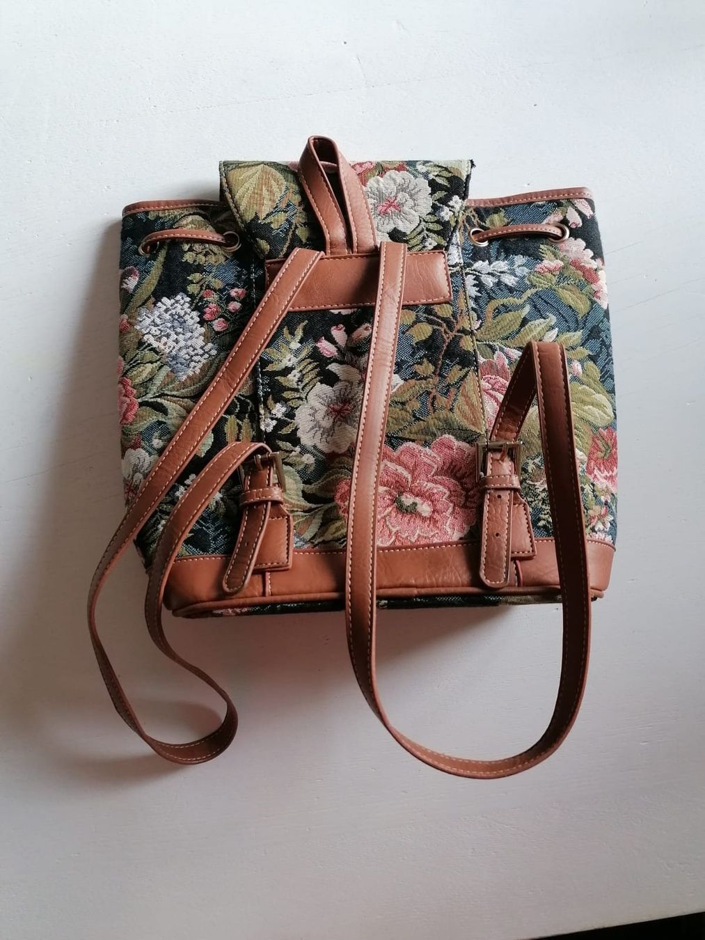 Rucksäcke: Rucksack mit Blumenmuster – Gebraucht aus Winterthur von Arkadii 1
